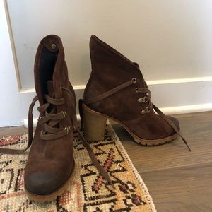 UGG LACE UP BOOTIES